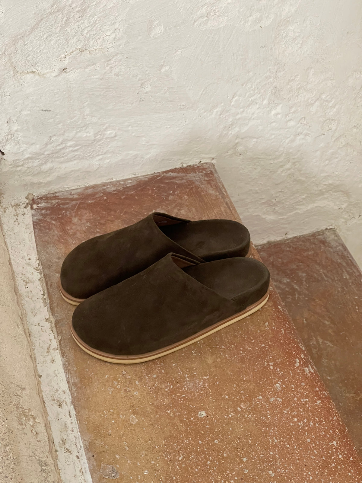 Dunyā Mules — Deep Brown